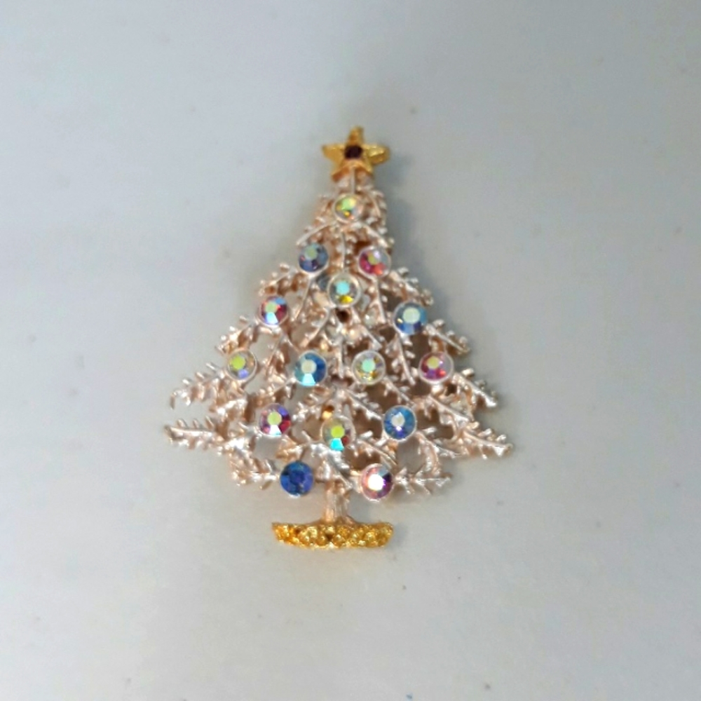 Vintage Christmas Tree Brooch - Picture 2 of 7
